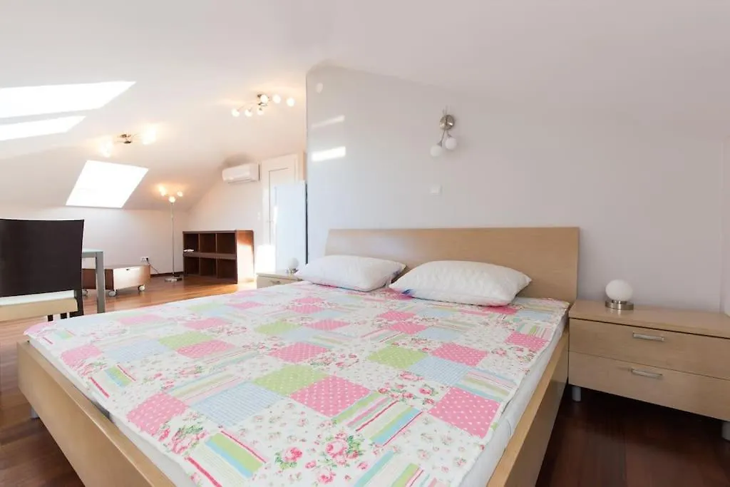 Villa Ajda - Top Room Omisalj Croatia